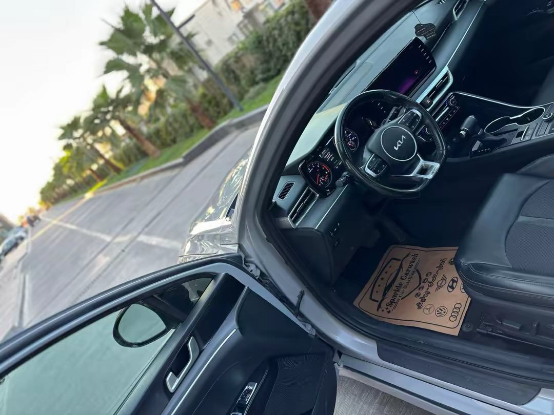 Kia K5 2023
كيا كي فايف وارد امريكي 2023 
المواصفات فول 1/1
لون سمنتي ,GT Line , بانوراما , كراسي جلد اسود كهرباء , رادارات , مخارج USB + شحن لاسلكي , شاشه حجم كبير تدعم كار بلي , قياده ذاتيه , تحكم ستيرن , تشغيل عن بعد 
———————-
السياره جديده حادثها باب السايق و الورا مبدل اصلي على ايدي مو تجاري بيها كلير جاملغ امامي يمين امريكا بدون تصليح 
ايرباك سستم راجع اي نواقص مابيها 
———-
محرك 1600 تيربو  
رقم الشاصي 
‏5XXG64J22PG207731
————-
اذا عندك مراوس عالي دز 
السعر 195$   
عنوان السياره بغداد الدوره شارع 60
التواصل على 
***********
