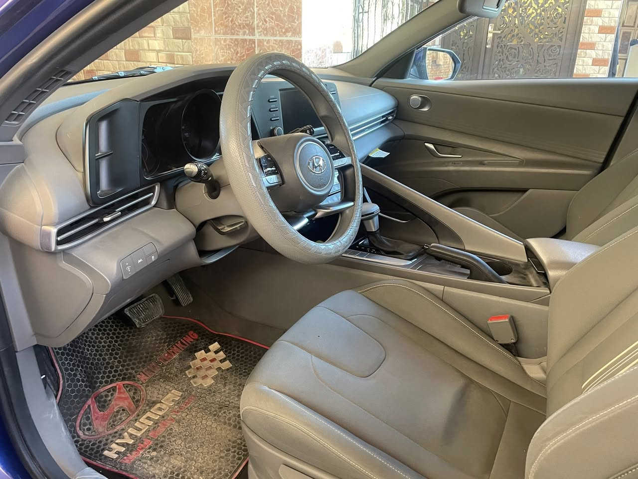 سلام عليكم هونداي الانتره ٢٠٢٣ حادث خشم البنيد وبارد بالجامج فقط بدون ايرباك السياره جاهزه من كلشي ماشيه ٢٧ ميل السعر ١٦٥ وبيها مجال قليل عنوان حله 
***********
