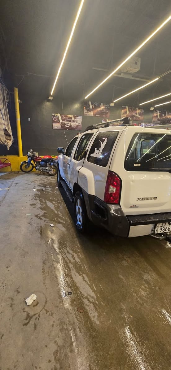 السلام عليكم  نيسان اكستيرا ٢٠٠٧ فور ويل سيارا جاهزه من كل النواحي عليهه عوازل ارضيات  واربع حجرات بيئه  وصالنصه وكير واكسل راديتر منضومة المي ولبانزين تبريد تدفه صدر مشط ستيرن جديد صدر امامي كله جديد المحرك مكفول خليجيه جاملغ خلفي وطخه من كدام  دسكات جدد ادامه كامله واي نقص ينزل من السعر وترايك لسعوديه ولسعر شده وعشر ورقات 11 الف للاستفسار  ***********
