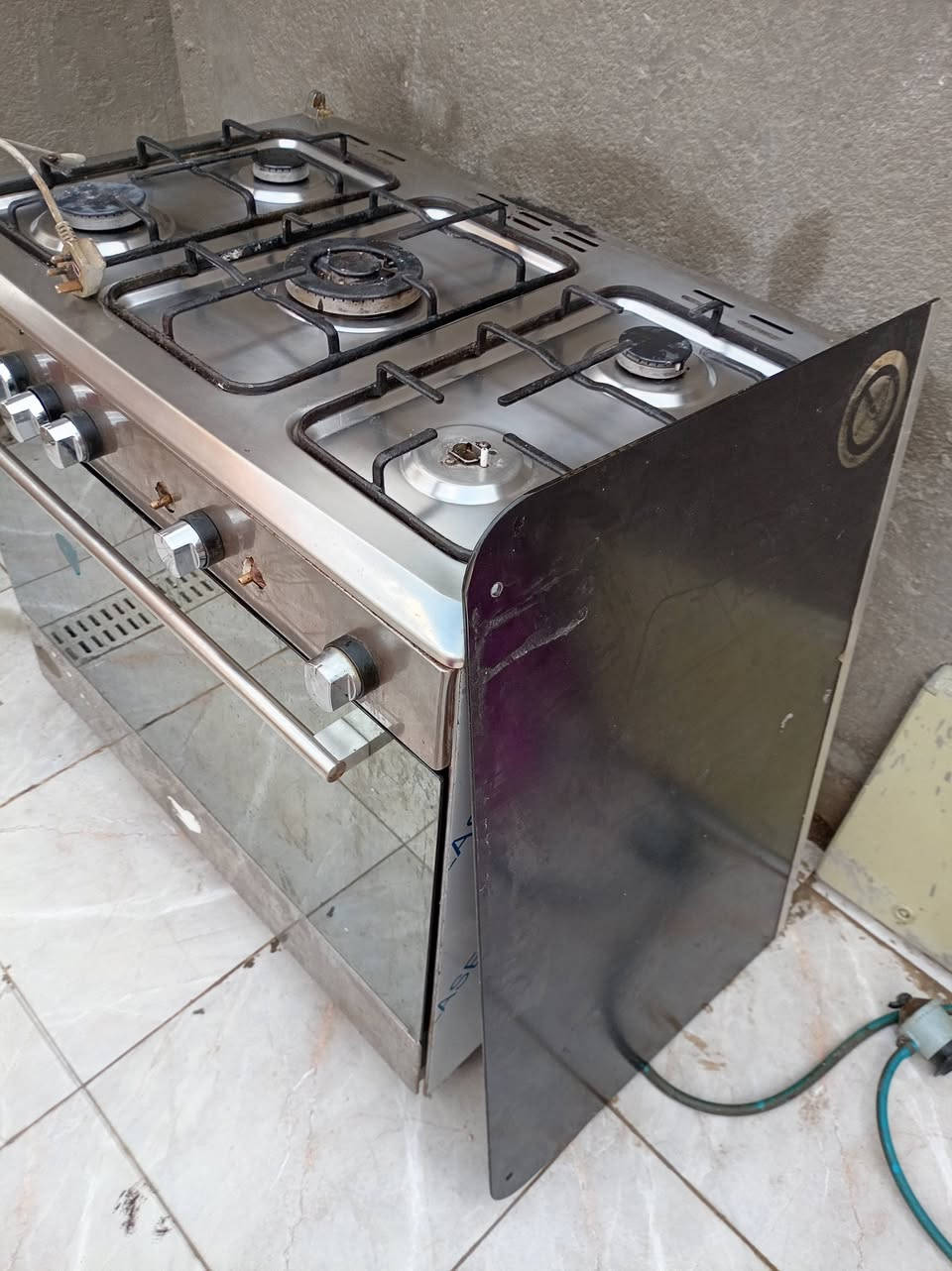 طباخ خمس عيون نظيف مثل ما موضح بالصورة  ب٢٢٥وبي مجال وبلازما الشاشة يحتاج تبديل قياس ٤٢ للبيع مكاني السفينة


**إذا كنت صاحب هذا الإعلان وتريد حذفه لأي سبب، رجاءا أرسل رسالة إلى الدعم الفني**