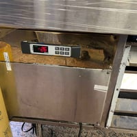 من رخصة الادمن  للبيع .... عارضه ايرانيه دبل كمبريسر  حجم الكمبريسر طن...