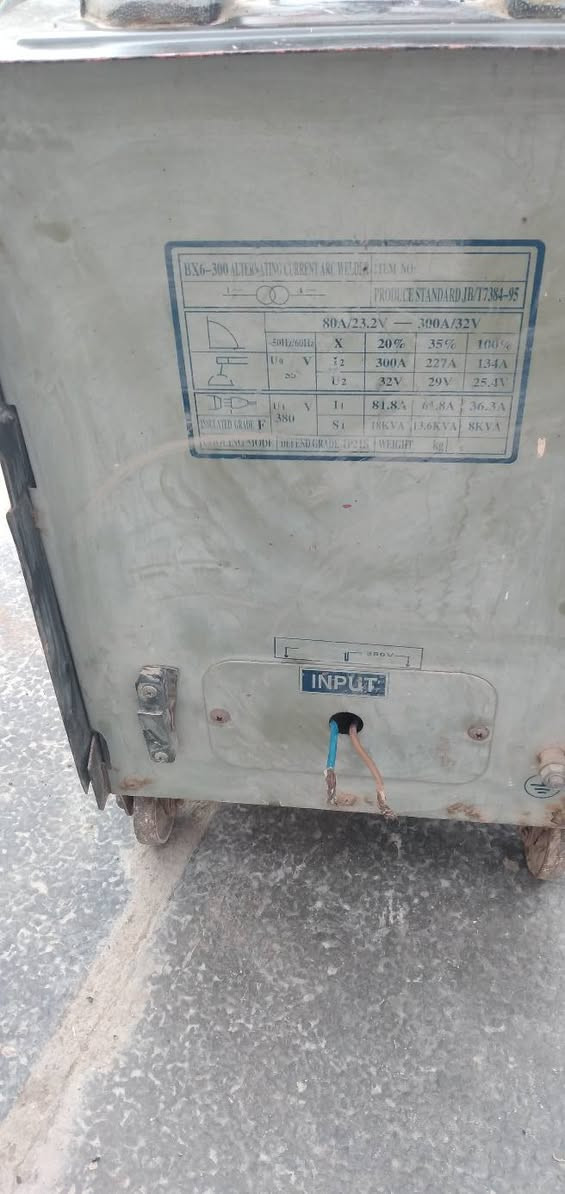 اسلام عليكم
سعر ٧٥ الف
مكان بغداد
لايوجد توصيل
مكينه الحيم  ملف المنيوم 
التواصل ***********
***********واتساب
