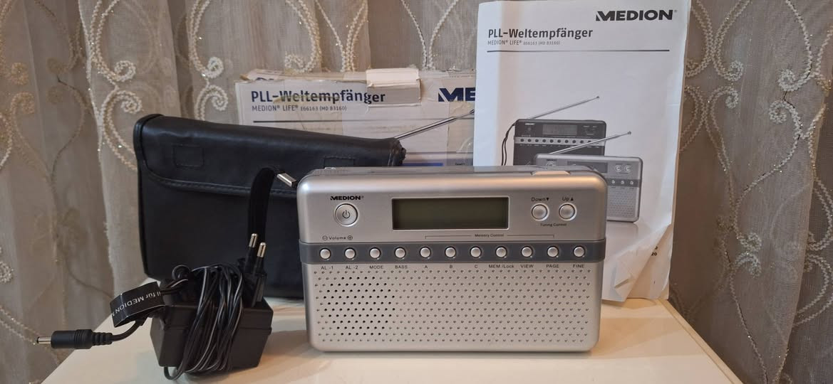 رادیود جیتال میدیون الماني اصلي نضیف جدا   یعمل علی ٤باتري قلم 
انتاج سنة 2010 موجات رادیو 
FM  MW  SW  LW
توصیل   للحجز مراسلة الصفحة او مراسلة واتساب على الرقم ***********
