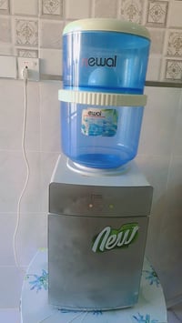 للبيع براد نظيف كلش  ب50 الف وبلازما مع الميز  ب50 الف للتواصل 0780541...