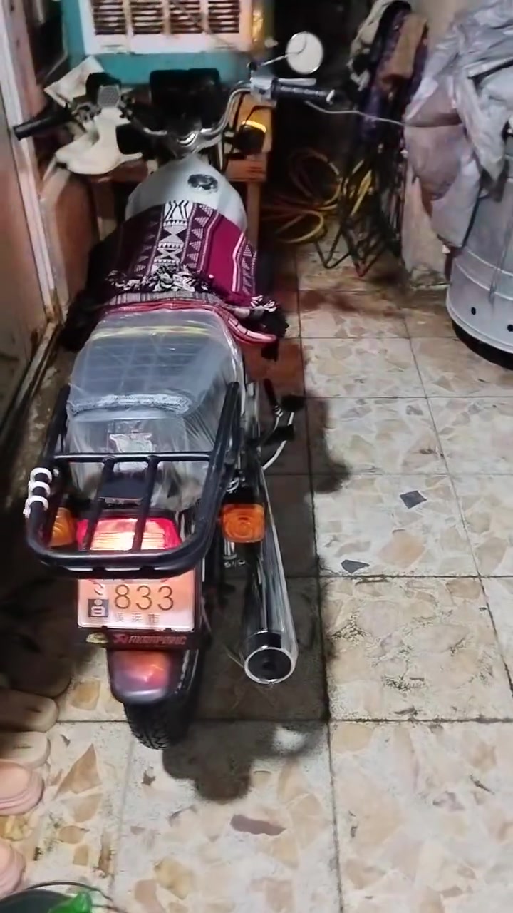 سلام عليكم دراجه نامه جديده محرك مامفتوح دراجه جديده موديل 2025سعر 650وبيه مجال أوراق كامله رقم موبايل ***********
