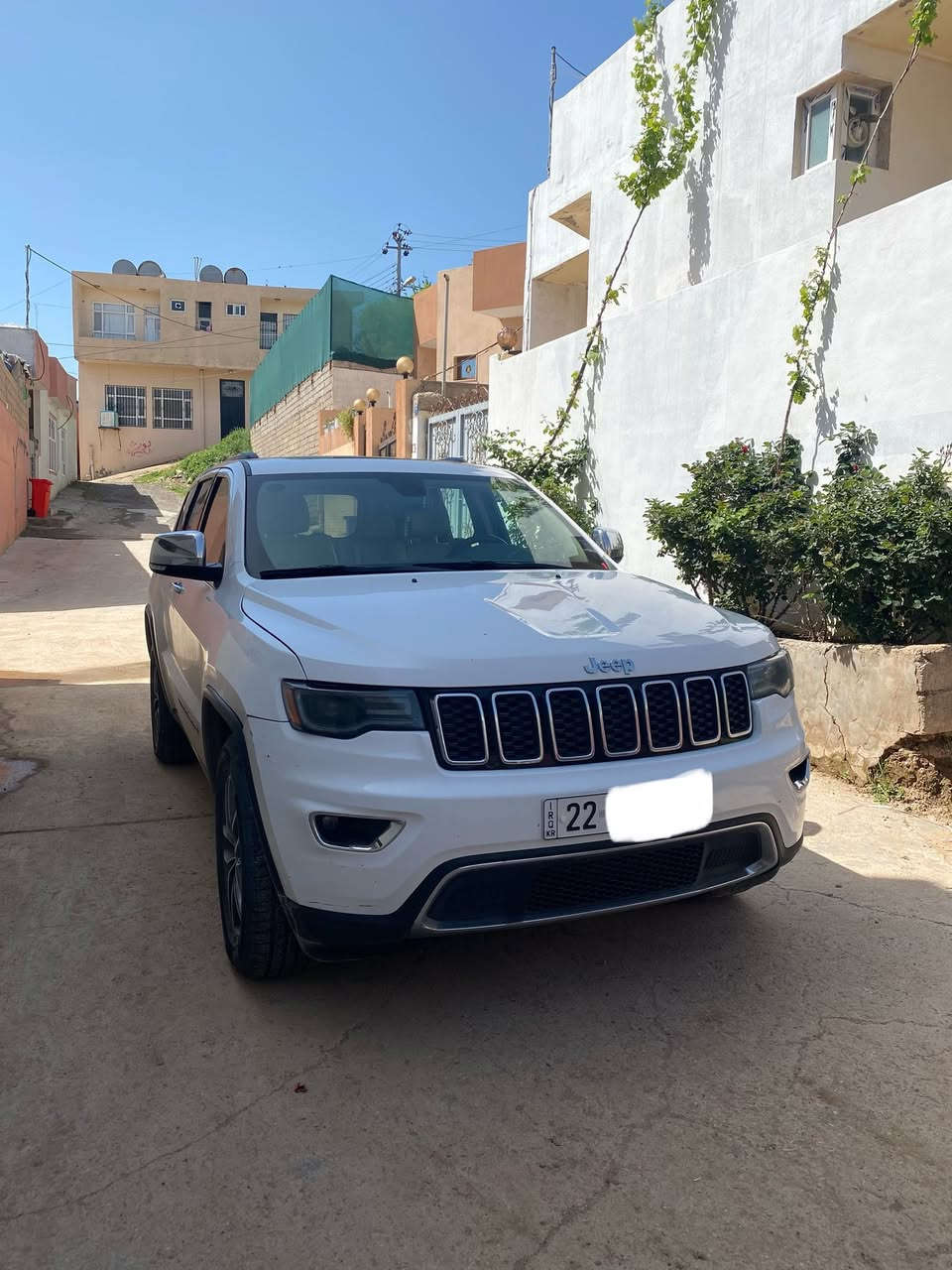 جيب كراند شيروكي
السلام عليكم سياره جيب كراند شيروكي 2020 وارد امريكي محرك (هيمي -5700) السياره كلين بس بيها طختين بارد ولون الداخل بيجي والسياره ماشيه 184000كم وليس مايل كير ومحرك بشرط والسياره رقم اربيل باسمي تحويل ثاني يوم سعرها 30 الف دولار وبيها مجال /هـ: *********** 📱
