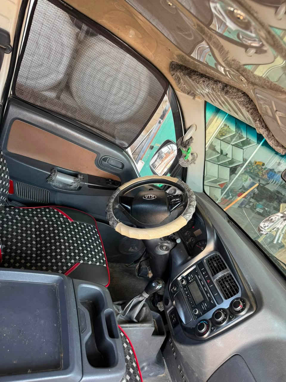 السلام عليكم كيا للبيع موديل ٢٠٢٢ رقم بابل الماني سنويه مجدده ل سنه ٢٠٢٨ ماشيه ١٣٠ مكفوله كفاله عامه بيهه طخه بصيطه كلش بصفحه البدي سياره جديده وجاهزه من كلشي تبريد ثلج السعر ١٤٠  العنوان نجف طريق كربلاء عمود ١٥٠ للستفسار ***********
