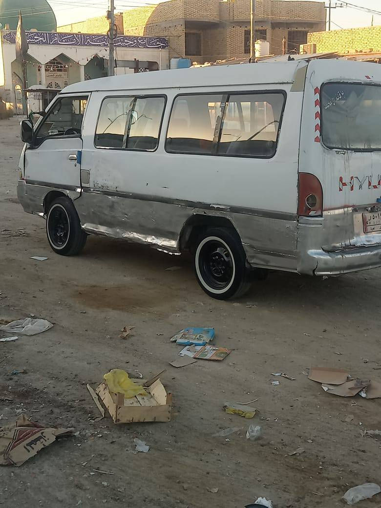 السلام عليكم هونداي مديل 95 سياره جاهزه مكينه وكير حداديه وتخم تاير (كير اوتماتيك)  السعر 16 وبي مجال بسيط مكان سياره ناصريه مكلف بنشر الاستفسار ع رقم ***********
