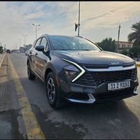 كيا سبورتج 2024  وارد كندي حادث خفيف جدا بدون تبديل فقط بارد وتكحيل كا...