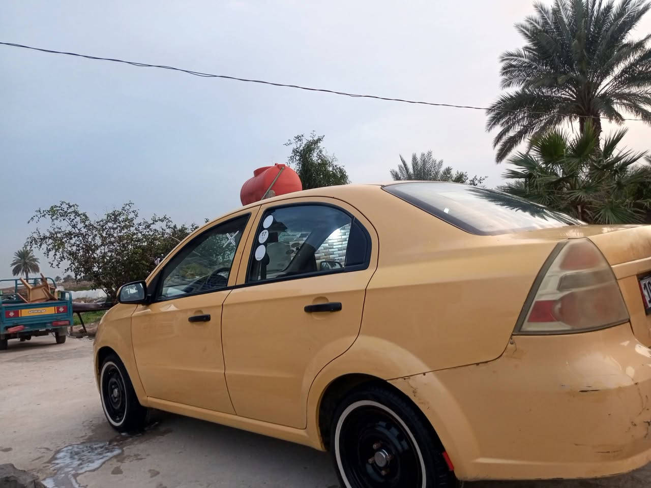 سلام عليكم افيو للبيع موديل 2011خليجي بأسمي كربلاء انكليزي مصفره هيئه وغرامات تخم تاير حداديه كير محرك 1400 تبريد كفاله شاشه كير اوتوماتيك تحكم بالمري سنتر لوك كهربائيات كلها شغاله حادثها جاملغ جه السائق وبنيد مبدل بدون دواخل السعر 64 وبيها مجال حك الجيه مكان حله ناحيه النيل قرب اثار كيش 
*********** غير متواجد عالنت
