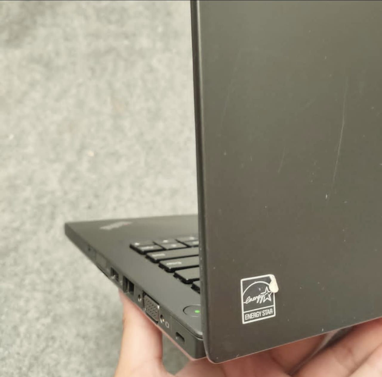 لابتوب لينوفو core i5 للبيع
المعالج core i5 الجيل الخامس
رام 8 كيكا 
هارد 256 كيكا SSd
كرت الشاشه  Intel Uhd 520 حجم 4 كيكا
الشاشه حجم 14 انج ضد التوهج  
باتري ليثيوم 6 خلايا  شحن سريع 65 واط والباطرية  ممتازه
كامره دقة hd 
   الحاسبه كلش نضيفه وحلوه
السعر 200 الف النجف, العراق


**إذا كنت صاحب هذا الإعلان وتريد حذفه لأي سبب، رجاءا أرسل رسالة إلى الدعم الفني**