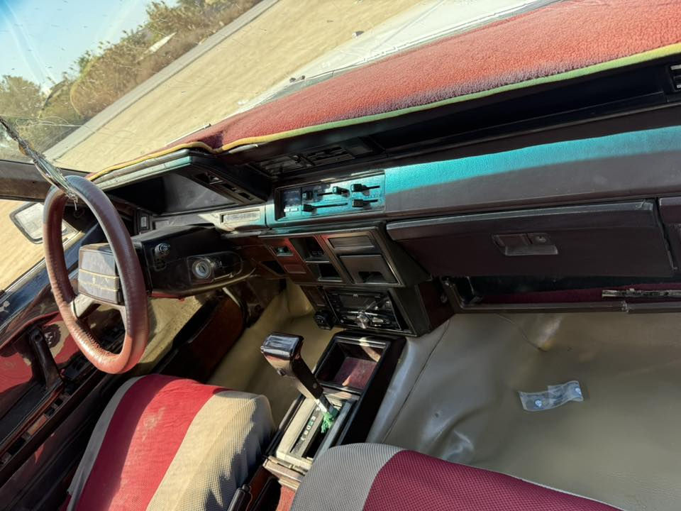 سوبر ٨٥  رقم بغداد
سيارة بلاد 
محرك ٢٥٠٠ كير أوتوماتيك 
تبريد شغال
كهربائيات كلها شغالة 
حدادية جديدة 
عندي وكالة عامة شرط التحويل 
المكان / ذي قار - سوق الشيوخ 
السعر / ٤٥ 

***********
