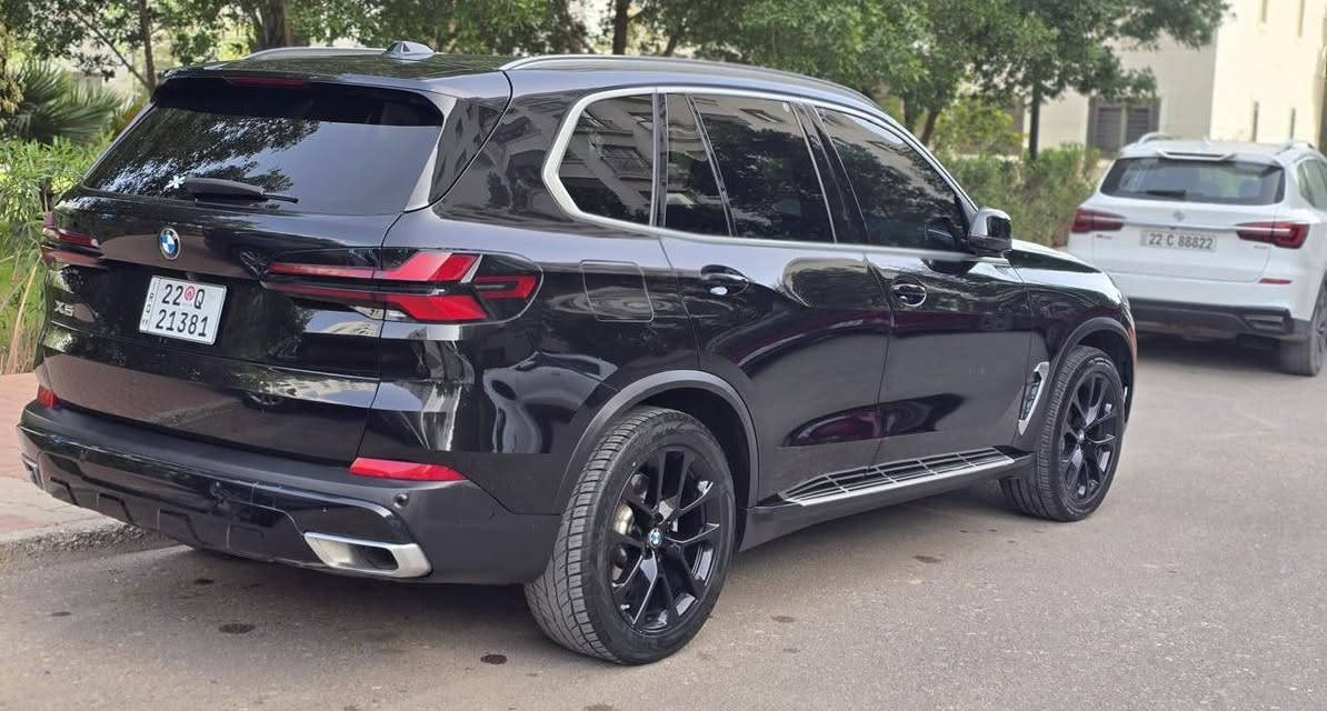بي ام دبليو X5 موديل 2024 للبيع
لون أسود مرقم أربيل فول مواصفات 

السيارة مغلفة PPF ومظللة
كلين تايتل ومكفولة كفالة عامة من الضربة والصبغ والبارد
بحالة الوكالة

المواصفات:

• كاميرات 360
• حساسات 360
• رادارات 360
• TwinPower Turbo
• شاشة BMW Curved Display
• شاشة عدادات رقمية
• شاشة وسطية لمس كبيرة
• نظام iDrive 8.5
• Head-Up Display
• كاميرا خلفية عالية الدقة
• كاميرا أمامية
• كاميرات جانبية
• Surround View
• 3D View
• Parking Assistant
• حساسات أمامية وخلفية
• نظام النقطة العمياء Blind Spot
• رادار جانبي
• رادار قراءة خطوط الشارع
• تنبيه الخروج من المسار
• اهتزاز الستيرن عند الخروج من المسار
• تحذير الاصطدام الأمامي
• فرملة طوارئ أوتوماتيك
• كشف المشاة
• نظام الثبات
• مانع الانزلاق
• نظام نزول المنحدرات
• فتحة سقف بانوراما
• إنارة داخلية متعددة الألوان
• مقاعد كهربائية
• تدفئة وتبريد للمقاعد
• ميموري للمقاعد
• مكيف أمامي وخلفي
• مكيف أوتوماتيك متعدد المناطق
• فتحات تكييف خلفية
• دركسون مالتي فنكشن
• ستيرن كهربائي
• شفتات ستيرن
• بصمة تشغيل
• مفتاح ذكي
• دخول ذكي
• تشغيل عن بعد
• Auto Hold
• Auto Start / Stop
• أنظمة قيادة متعددة
• نظام ملاحة
• Apple CarPlay
• Android Auto
• Bluetooth
• USB-C
• شاحن لاسلكي
• نظام صوتي ممتاز
• باب خلفي كهربائي
• مرايا طوي كهرباء
• مرايا قلاب
• أضوية LED ذكية
• جنوط BMW أصلية
• إطارات عريضة
• عزل ممتاز
• ثبات عالي
• أداء قوي
• تدفئة وتبريد ستيرن

السيارة مغلفة تغليف درجة ممتازة بضمان 10 سنوات
ومظللة مع كارت تظليل

المكان: بغداد - حي العدل

رقم صاحب سيارة ***********
