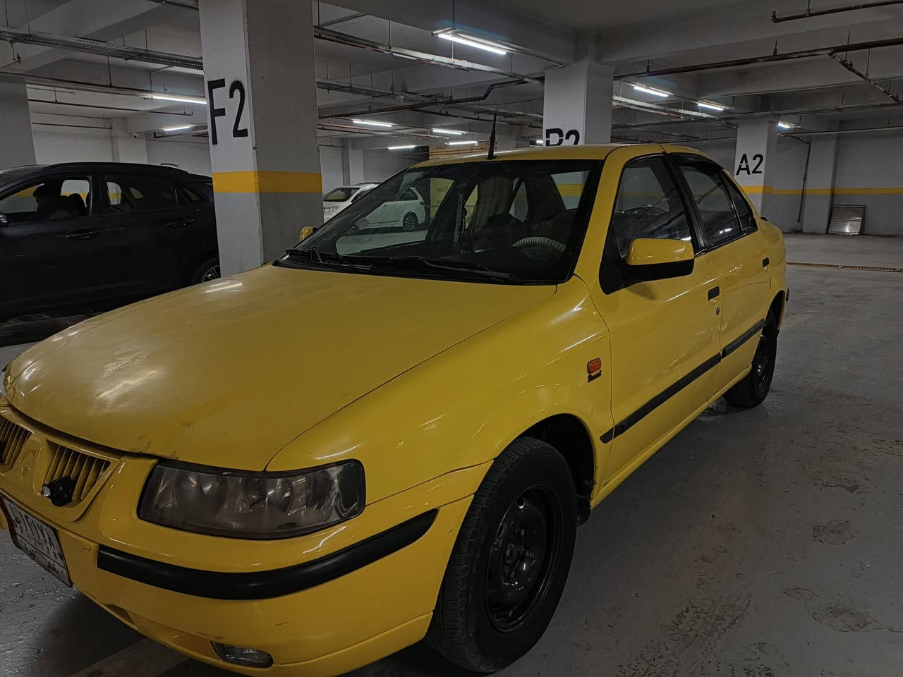 السلام عليكم سمند موديل ٢٠٠٩  اجره رقمها بغداد باسمي بيها طخه بلصندوك موضحه ب الصور والخشم الجاملغ عكس السايق حداديه نص عمر خلفي امامي تايرات خلفي جديد امامي نص عمر كير مكينه مكفولات كلج مكفول سنويه ساقطه ب ٢٤ شهر العاشر كهرباىيات كلها شغاله ٣٥ وبيها مجال بسيط ترايك وين متريد 
*********** مكاني بغداد حي الجهاد
