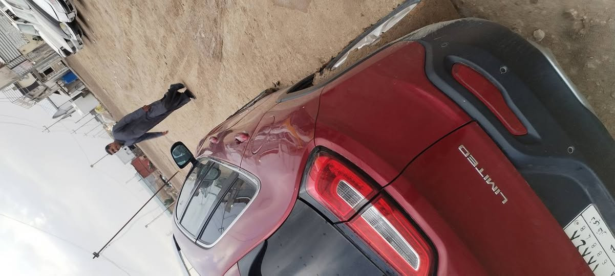 جيب شيروكي 2015امريكي جاهزه من كلشي فول مواصفات لمتد1ع1ضربته جاملغ وبنيدمكينه 6سلندر رقم ذي قار مكاني ناصريه سوك الشيوخ شراي يتصل ***********سعره ب126بيع ومراوس
