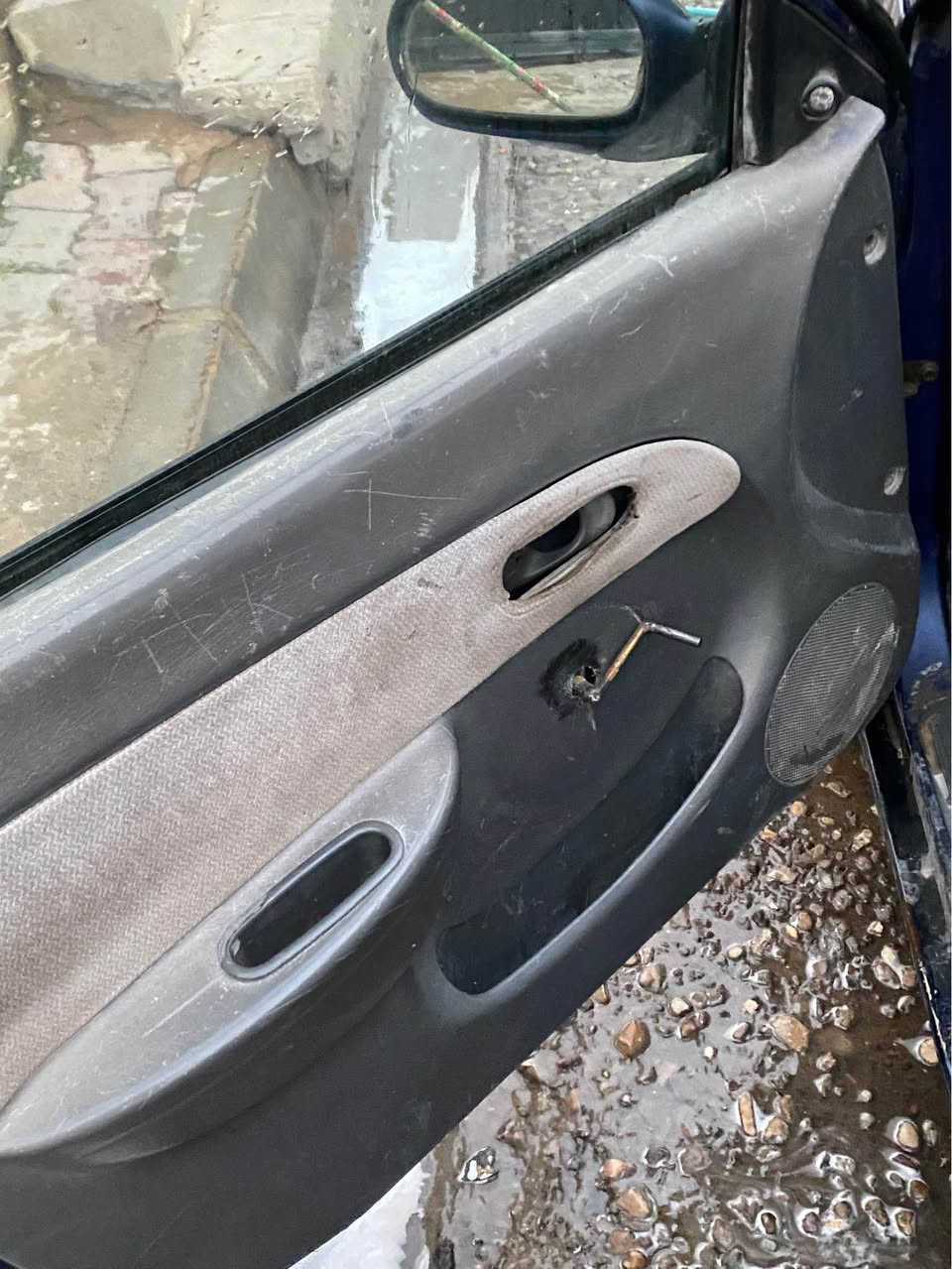 سلام عليكم سياره كيا سيفيا موديل 2000 رقم دياله مشروع وطني شرط تحويل وكاله قفل مركزي شاشه أندرويد سيارة يرادله غرفه كامله تايرات جدد بطاريه جدد سعر 33 بي مجال تواصل *********** واتساب موجود مكان كركوك أربيل, العراق
