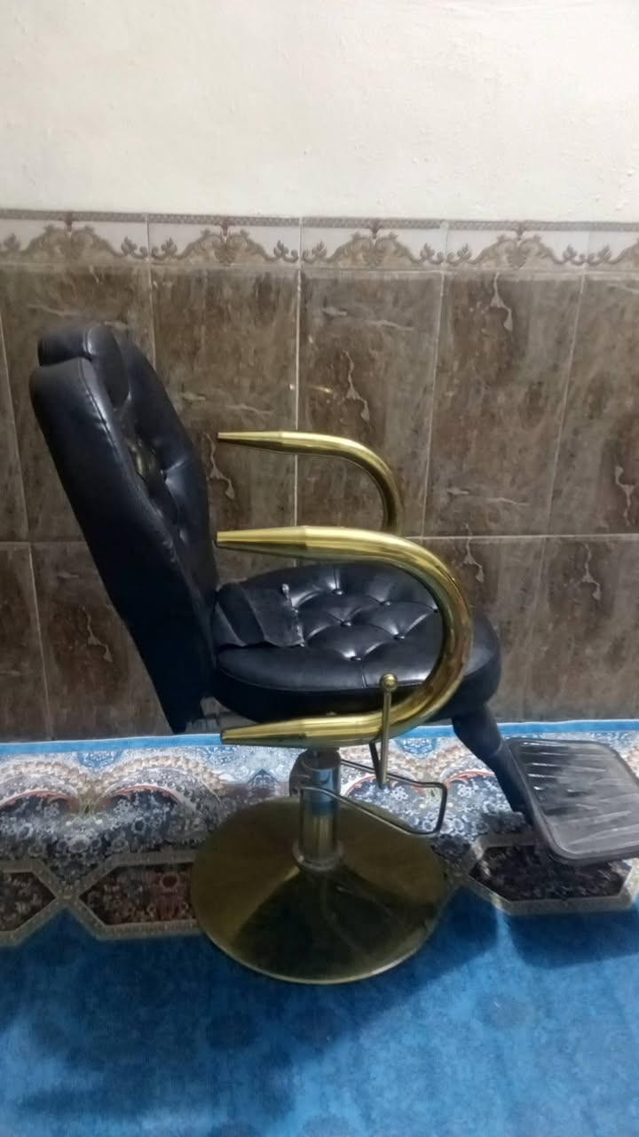 السلام عليكم
اخوان كرسي حلاقة أخو جديد للبيع استخدام قليل 
سعر 220 وبي مجال قليل
مكاني 6000 للاستفسار خاص


**إذا كنت صاحب هذا الإعلان وتريد حذفه لأي سبب، رجاءا أرسل رسالة إلى الدعم الفني**