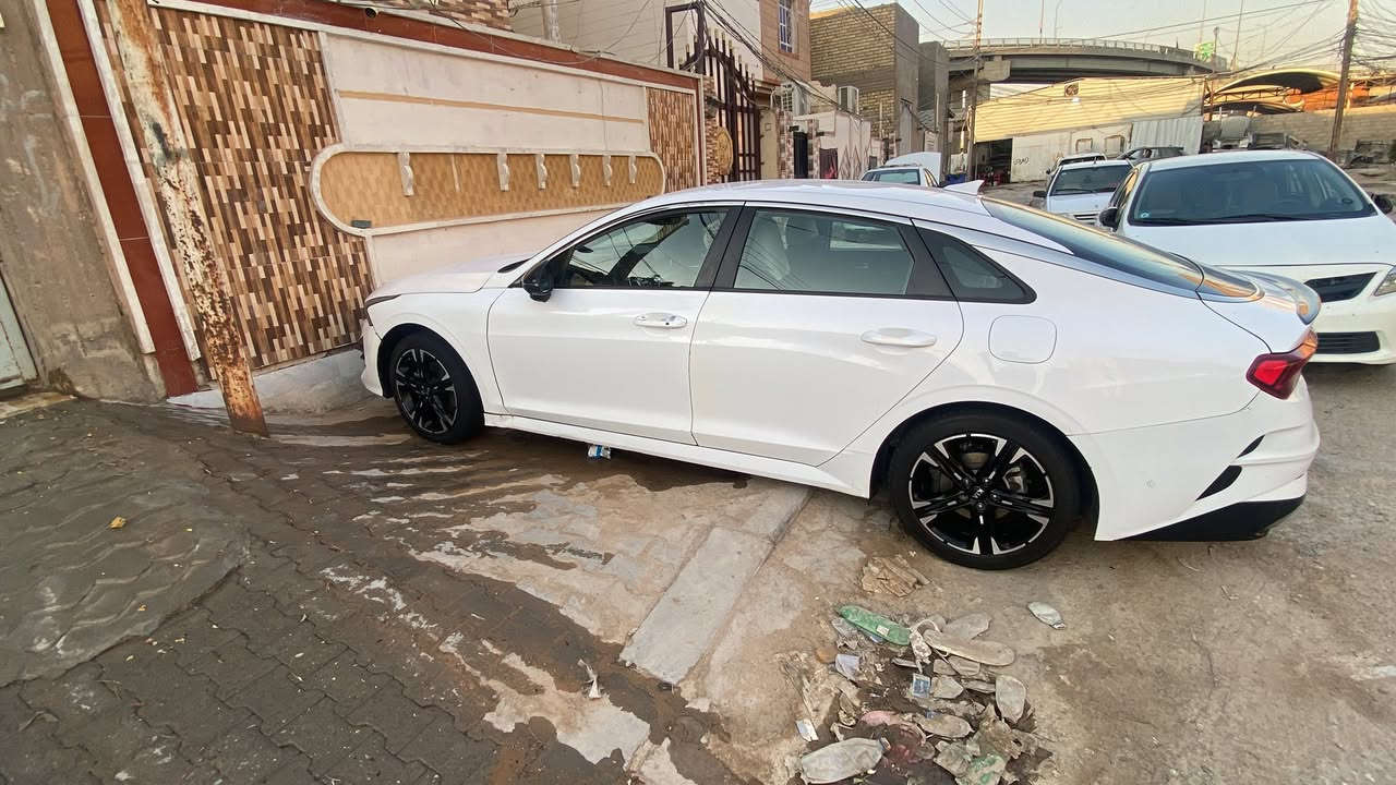 السلام عليكم k5 موديل 2021 رقم بغداد حره السياره حادثهة من امريكا 3 قطع بنيد باب جاملغ السياره نص فول مكانهة نجف السعر ١٤٠ وبيهة مجال حك الجيه لصدك شراي للاستفسار ***********
