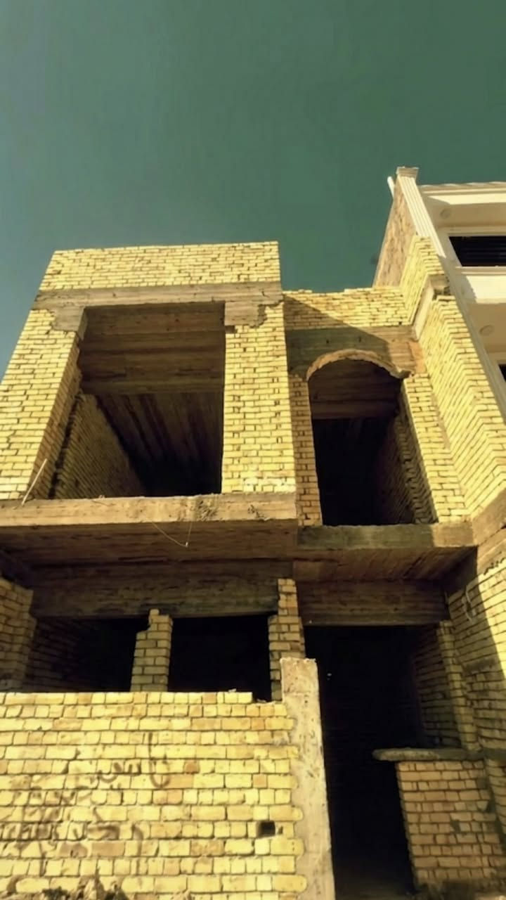 هيكل للبيع بالعدل الثالث هيج يكون شكلة من يكمل البناء درجة اولى يحتوي علة 4 غرف نوم 
مشتغلي شغل هندسي وجدا مرتب 
***********
