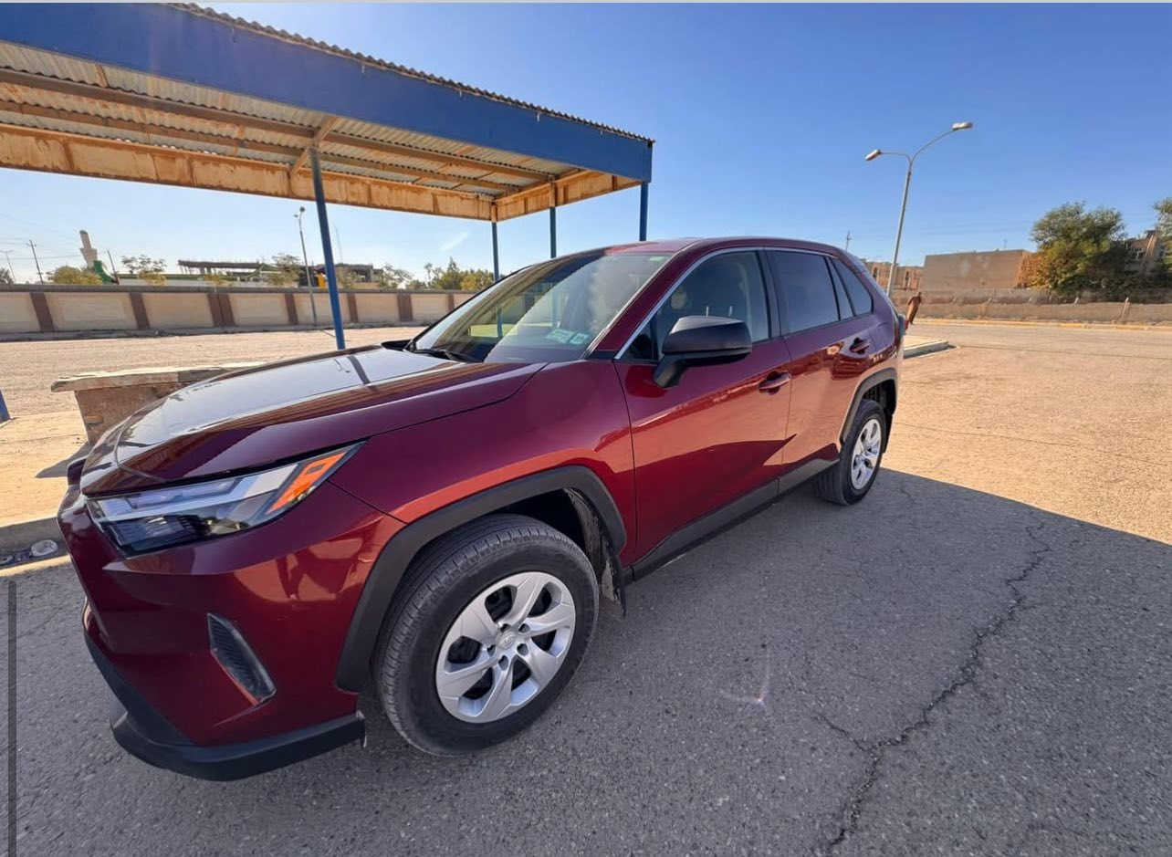 ⭐️راف فور 2023  فئه ( LE ) 
السياره مماشية بالعراق 
السعر 227 ورقه مع الرقم 
وارد امريكي 
محرك 2،500 
ماشيه 41 الف كم 

💫الضرر 
(بدون ايرباك بدون صبغ  )
💫المواصفات 
3 مودات قياده
ايكو و سبورت و نورمل 
رادارات امامي وجانبي 
حساسات نقطه عمياء
تبريد جيد جدا بلادي
كشنات جلد ومخمل 
كامره خلفيه 
وباقي المواصفات الاعتياديه المعروفه 
💫السعر المطلوب 

***********
