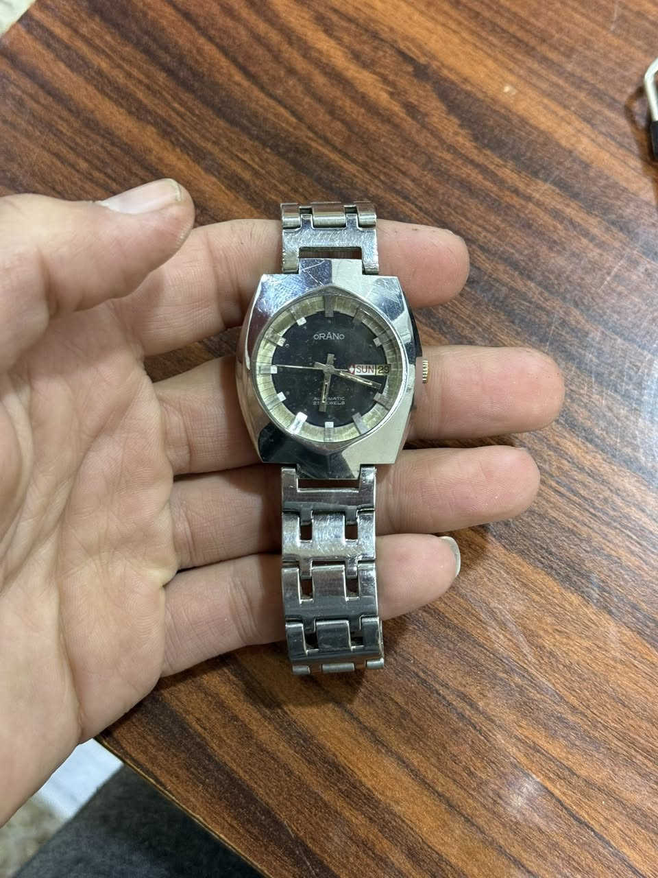 مجموعة ساعات للبيع
عدد 15  قطعة سويسري
7 /اتوماتيك
7/تكويك
1/ساعة جيب
سعر القطعة ٣٧ الف شلع
مفرد كل قطعة سعر شكل
كلهم شغالين
يوجد توصيل جميع المحافظات 
***********
