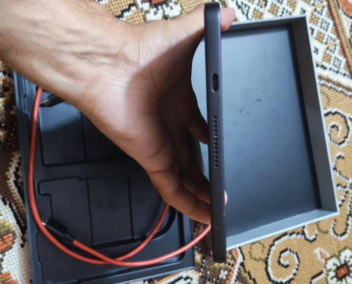 ايباد رد مجك استرا
اللون اسود 
ذاكرة 256
رام 12 
جهاز نظافته 100%
بطارية 97
كلش نضيف 
ملحقات كاملة 
السعر 810 الف
توصيل موجود.. ميسان العماره
***********
