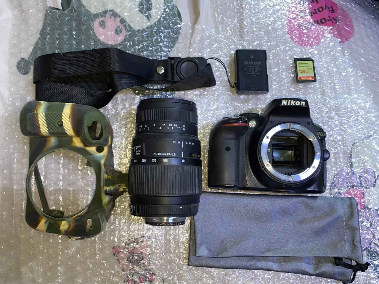 كامرة للبيع Nikon D5300

* الشتر: 33,186 لقطة فقط
* العدسة Sigma 70-300mm f/4-5.6 DG Macro
* الدقة 24 ميگابكسل
* الشاشة متحركة (قلّابة)
* البطارية أصلية
* رام ذاكرة 128GB
* كڤر + شريط
* ⁠النظافة 90٪؜
الكامرة بحالة ممتازة وما بيها أي مشكلة
السعر 450 ألف وبي مجال

للتواصل واتساب ***********
