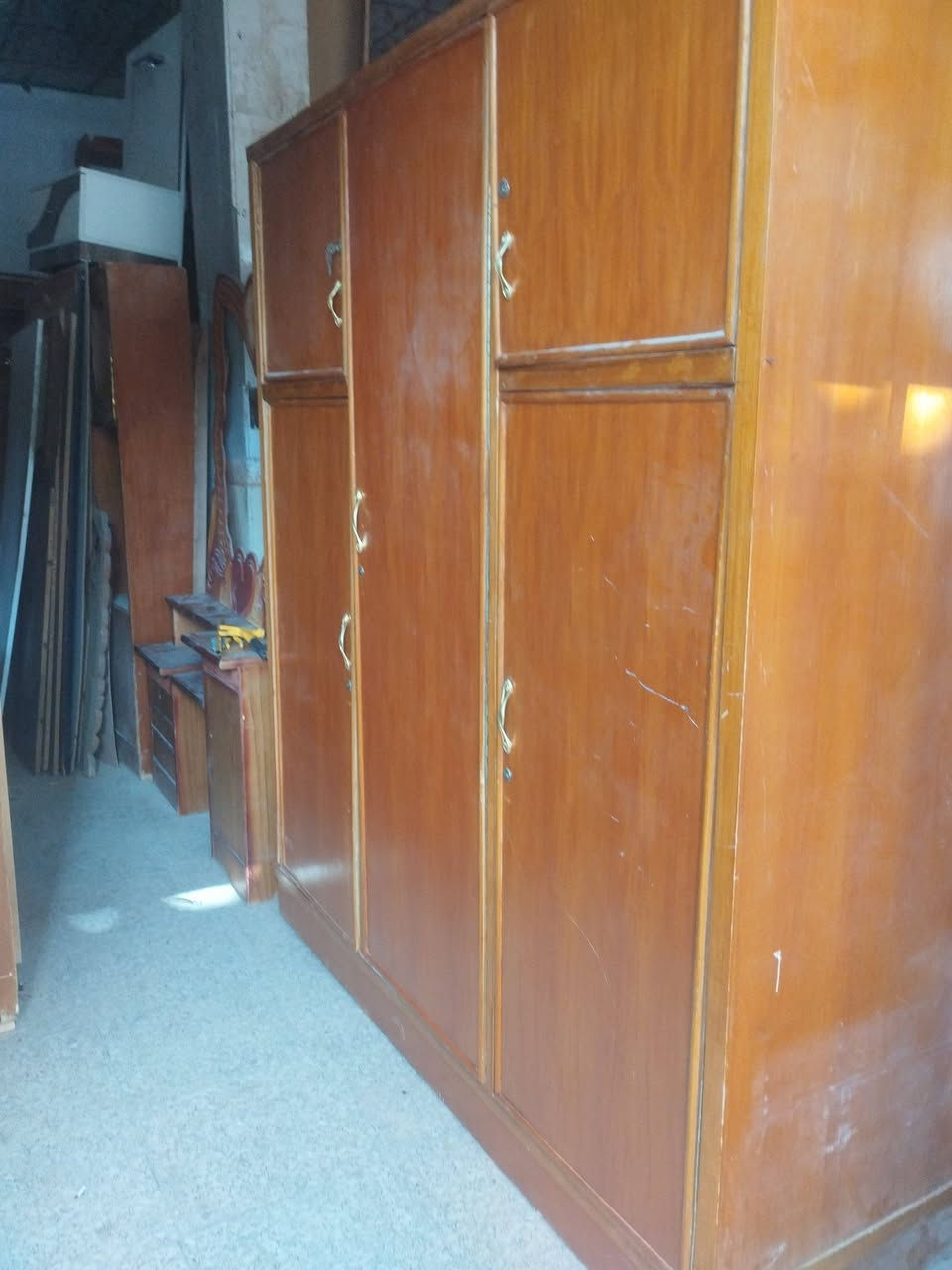 متوفر كنتور تركي 6 ابواب مع جربايه فقط نضيف جدا 
متوفر كنتور خشب عراقي 3 ابواب ملحق 
بسعار مناسبه جدا 
اهلا وسهلا بكم 
العنوان /واسط نعمانيه شارع 13 مقابل بيت الحاج خيون 
للاستفسار مراسلة الصفحه او الاتصال 
*********** واتساب فقط
***********
***********
