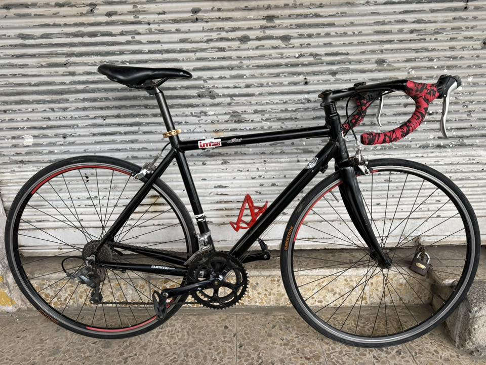 دراجة هوائية رود سباق مال باله 

قياس 28 /c700

المعدن ألمنيوم 

الوزن 9kg

قياس الفريم 50cm

لعابات 2/8

عقرب خلفي كلاريس 

السعر 160 الف دينار 

عنوان المحل موصل أيمن تقاطع شارع كنيسة الساعة 🚴‍♂️🚴

يوجد توصيل 🚚 كافة محافظات العراق 🇮🇶 

☎️***********
