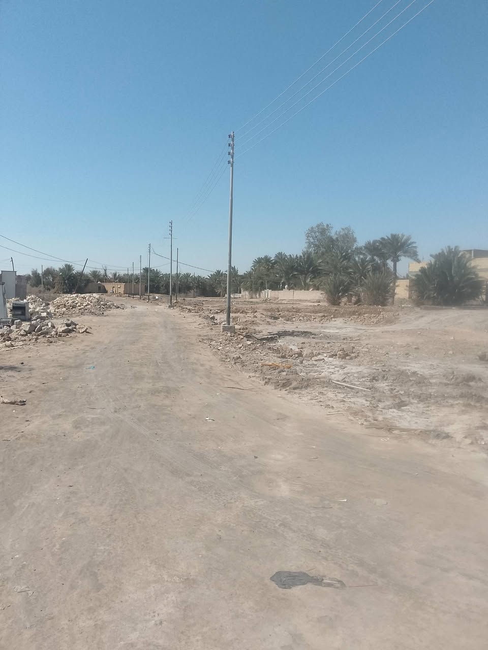 سلام عليكم قطعة للبيع مكان سماوة نزلت علي ضاهرة قريب مستشفي الاماني طابو زراعي قرار محكمة ماي كهربا متوفر شارع سبيس مساحة 200 متر سعر 13بيهة مجال ‏‪***********‬‏
