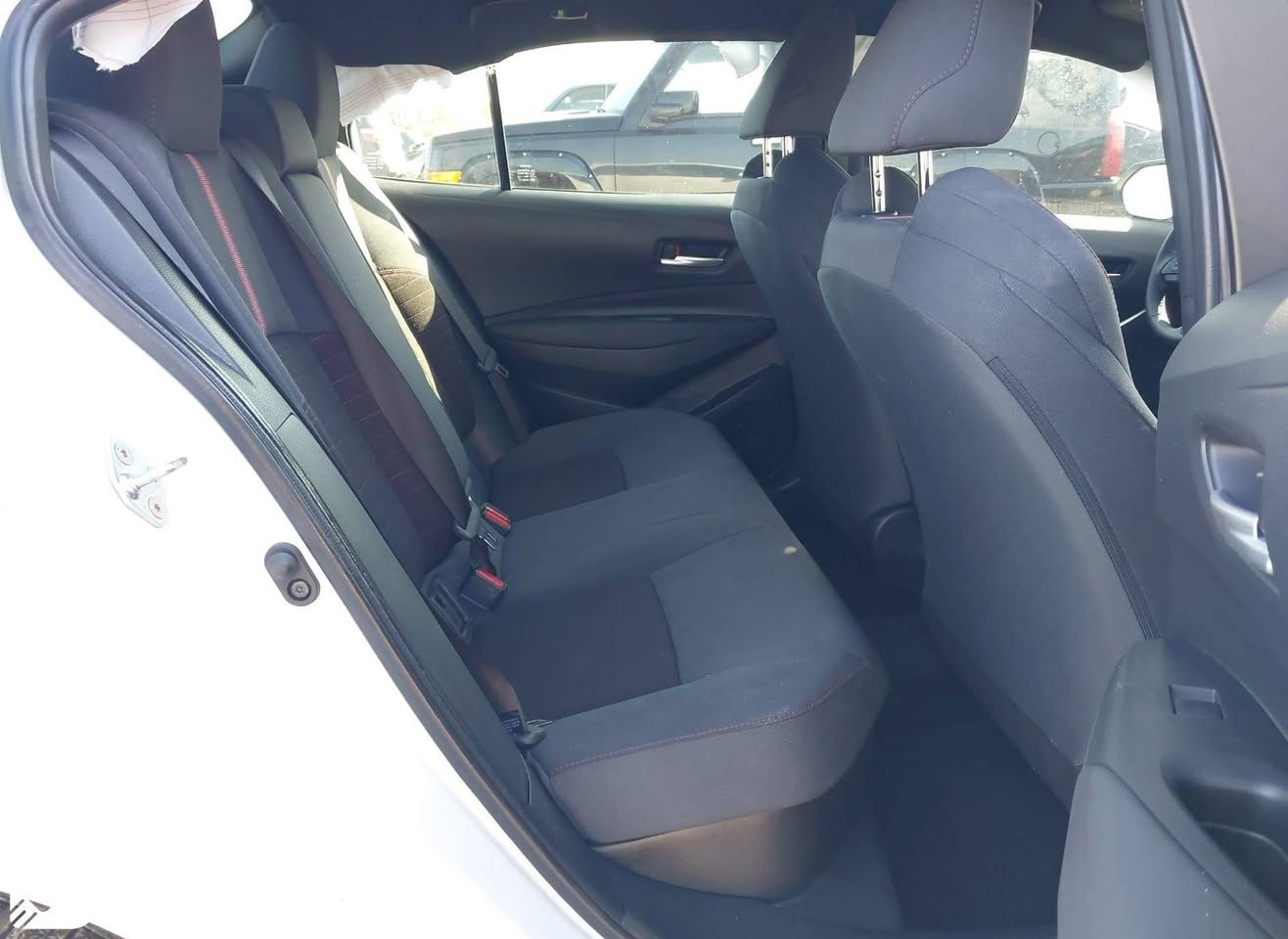 للبيع  كورلا هايبرد موديل  ٢٤    فور ويل  اس اي  بصمة     السياره  حاليآ  بعمان    تسجل  بسم  المشتري  هاتف  ***********
