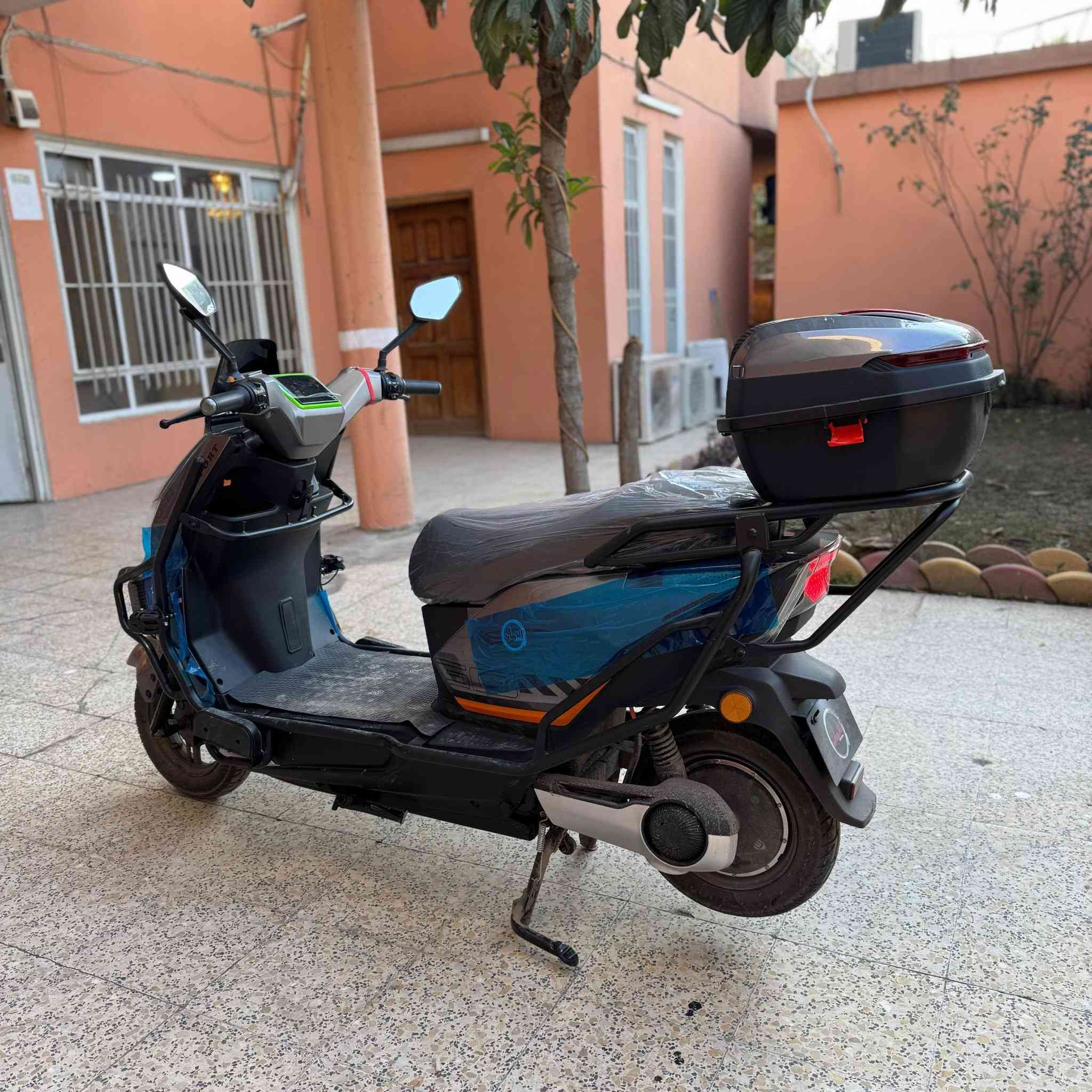 دراجة شحن الامان للبيع
دراجة ماركة [WINLEE] شركة KOREA MR)
الدراجة (6) بطاريات دبل (32) امپير من شركة صنع الدراجة ختم الشركة بطاريه ختم اصليي
ملف [2000w] نحاس اصلي 100% من شركة
اربع سرع بيها السرعة 99 حقيقي 85 🛫🛫
الدراجة طيارة بيها سرعة 
موديل الدراجه 2026النسخة الأصلية 
العقل [72v] يتحمل درجات الحرارة العالية 
الدراجة ضد الماء بالكامل كهربائيات الدراجة LED لايتات عالي ناصي اشاير يمين يسار خلاط عدسات بريك تنبيه انذار سرقة نظام P 
بضغطة يدة البريك تفتح الدراجة جوزة قاطع دورة تقطع الكهرب بالكامل عن الدراجة  
ماطور صارله أقل سبوع عندي سبب البيع متوازي عله فلوس

السعر 950 بيه مجال
*********** وتساب موجود
