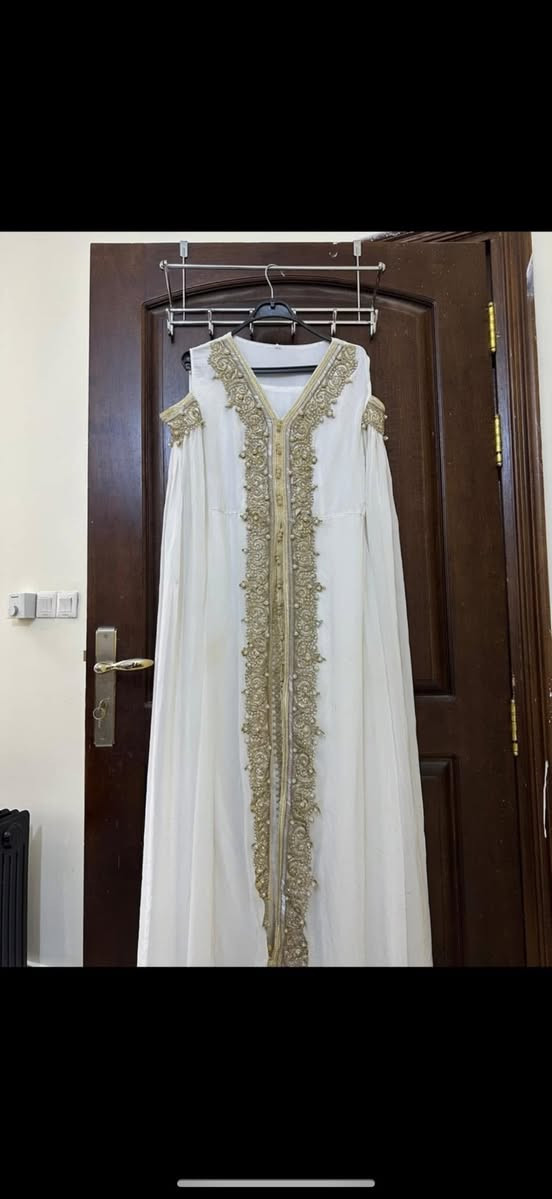 فساتين ملبوسات مره وبيهم جدد مملبوس موجود توصيل


**إذا كنت صاحب هذا الإعلان وتريد حذفه لأي سبب، رجاءا أرسل رسالة إلى الدعم الفني**