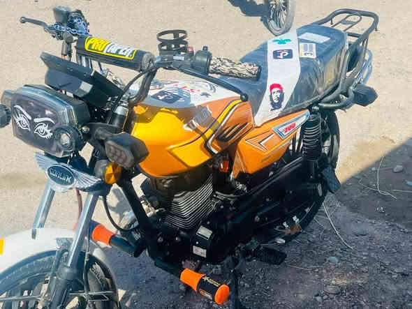 سلام
عليكم للبيع دراجه سيفان مكينه 200ضاغطه وزنجيل موديل 2025 مكفولة كفاله عامه من كلشي سعر 750 وبيها مجال  ما متواجد خاص عل رقم فقط ***********و ***********
