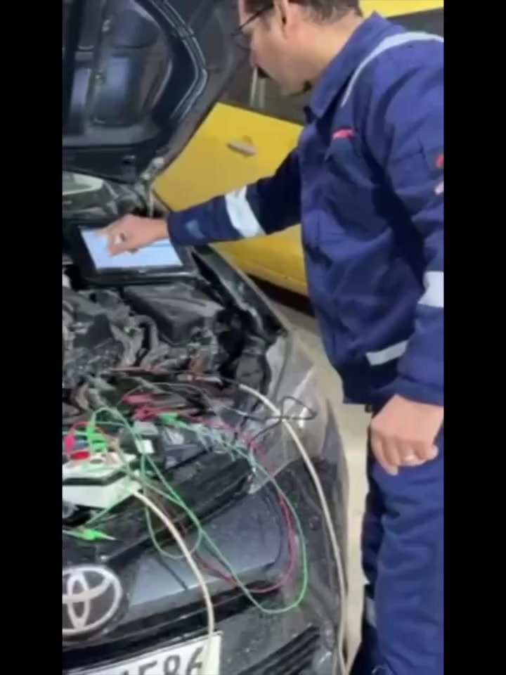 🚗🔧 افتح باب الاحتراف بعالم السيارات الحديثة 🔧🚗

إذا تحب السيارات وتريد تتحول من هاوي إلى مختص مطلوب بسوق العمل،
نقدم لكم دورتين عمليتين شاملة 👇

🔹 دورة صيانة وتشخيص أعطال السيارات
▪️ فحص الأعطال
▪️ قراءة الأخطاء
▪️ فهم أنظمة السيارة الحديثة
▪️ تطبيق عملي حقيقي
————

🔹 دورة برمجة عقول السيارات (ECU)
▪️ برمجة وإعادة تهيئة العقول
▪️ حذف أخطاء وبرمجة حساسات
▪️ التعامل مع أجهزة الفحص الحديثة
▪️ مهارات مطلوبة بقوة في الورش الحديثة

🎯 مميزات الدورات:
✔️ تدريب عملي
✔️ شهادة معتمدة
✔️ مناسبة للمبتدئين
✔️ هدية نسخة البرنامج
Alldata offline 2014
حجم البرنامج 460 كيكا بايت تقريبا

👉 استثمر بنفسك وابدأ طريقك المهني بثقة

هـ/***********

📍العنوان:- ديالى-بعقوبة-شارع خريسان- قرب تقاطع البلدة-فوق مطبعة الوطن…
