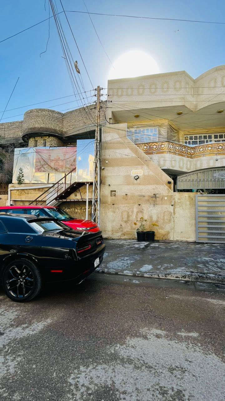 🏡 فرصة مميزة للبيع – بيت سكني في جكوك / حي الأساتذة  
📍 شارع 15

بيت بموقع ممتاز وواجهة مرتبة، مناسب للسكن العائلي. 

✨ تفاصيل العقار:  
▪️ المساحة: 150 متر  
▪️ الواجهة: 7.5 متر  
▪️ النزال: 20 متر  

منطقة هادئة وقريبة من الخدمات، مع توزيع ممتاز للمساحة 🌟 مكلف بالنشر

📞 للاستفسار والتفاصيل أكثر:  
***********
