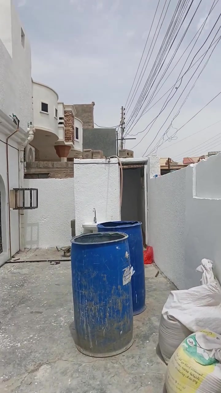 السلام عليكم 
توفر عدنه بيت للإيجار طابقين قرب مطعم اسطا عزوز إيجار 450 ألف وقابل للتفاوض ***********

