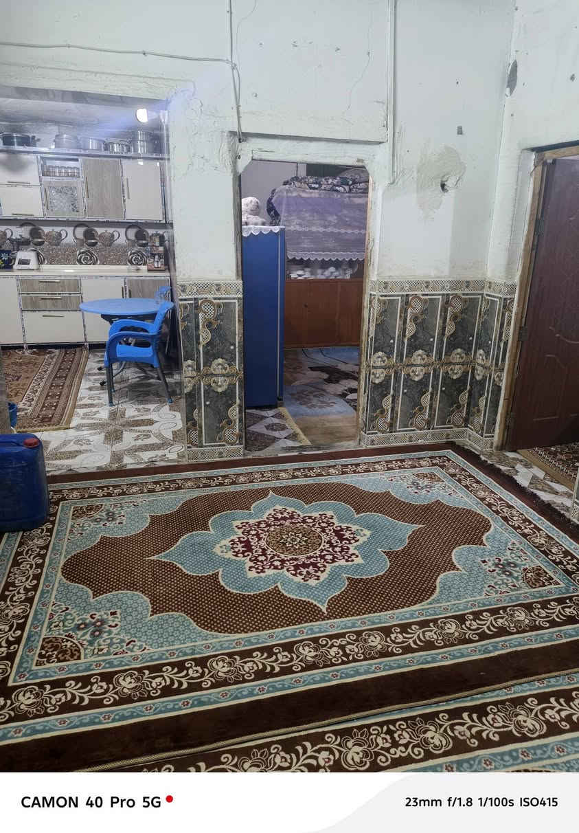 السلام عليكم
بيت تجاوز بي وصل 200 متر
غرفتين وصاله واستقبال بيت مرتب وجاهز من كلشي ماء كهرباء مجاري 
الاسكان الصناعي نزلةالثانية خلف العمارات استفسار اكثر ***********
