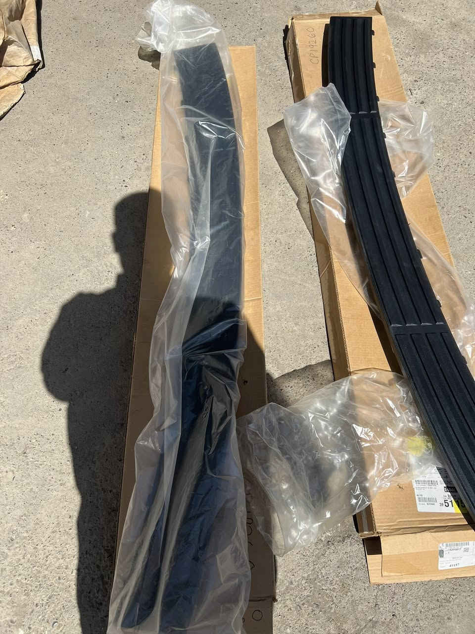 السلام علیکم اخوان انی عندی هذا غراض فی صورە کل للبیع شلح کل وکالە و لیس مستخدم کل جدید 
*********** واتساب
