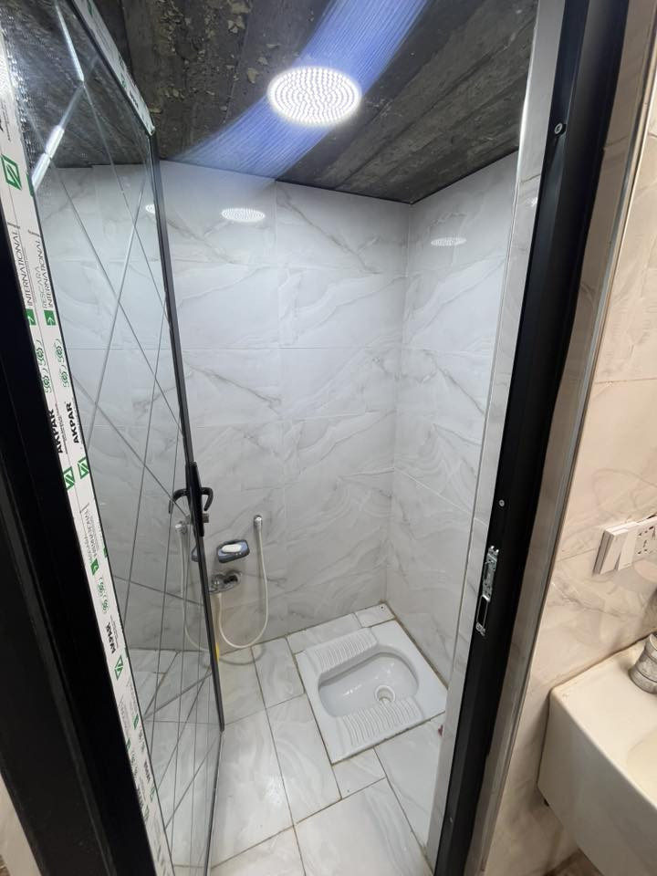 السلام عليكم بيت للبيع المساحه 100 متر شارع حي الحسين الاول زراعي سند 25 طابق ونص السعر 150 وبي مجال للاستفسار ***********
