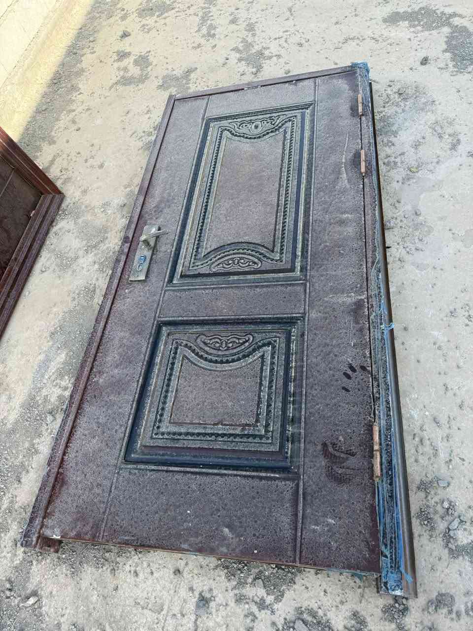 باب سياج مع باب قاصه خارجي مع ثلاث باب قاصه غرف للبيع المكان الضلوعيه الناحيه  للاستفسار عن السعر الاتصال ‭٠٧٨٢ ٨٣٠ ٥٤١٩‬
