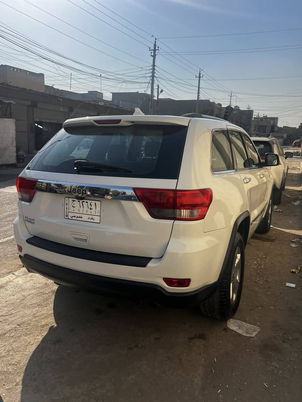 السلام عليكم
جيب لاريدو خليجي ٢٠١٢ فول 
السياره بيه باب وجاملغ ايمن صبغ وبيه مكانت بارد 
السياره خير من الله محرك كير 
مكان السياره الدوره 
السعر ١٧٠$ وبيه مجال بسيط 
رقم الموبايل ***********
