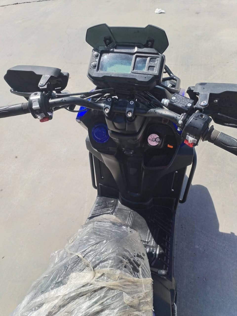 سلام عليكم دراجه تانك جبلي موديل 2025 زيرو ماشيه ١٠٠الف كيلو تشغيل بصمه قفل فتح عنبعد دراجه زيروو مكاني ديوانيه حي نهظه سعر مليون و١٠٠ بيهه مجال حجم محرك 150cc *********** موجود وتساب
