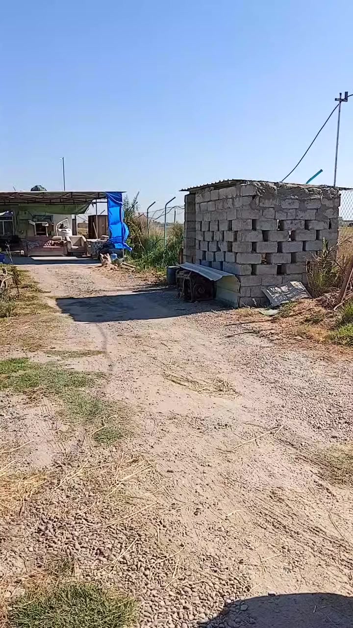 دونم مع حقل للبيع بيرالحمام الشارع الثاني كهرباء3فيز ماءاساله بير ارتوازي3 انج ماءنهر1 انج هاتف*********** وتساب او خاص سند25
