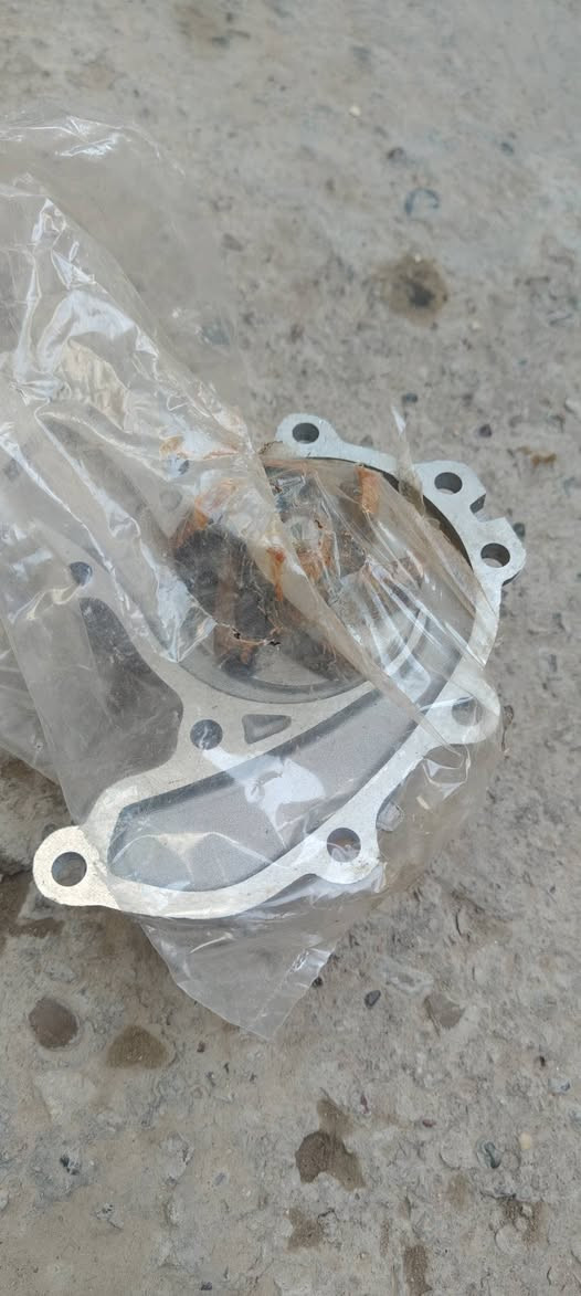 السلام عليكم اويل بم لوف واتربم لوف عينه وصينيه وبولبرن لوف داينمو ضاغطه محرك دسكات معه بوش عدد 4 لوف مجموعه بنزات خلفيه مكان بغداد البياع ***********
