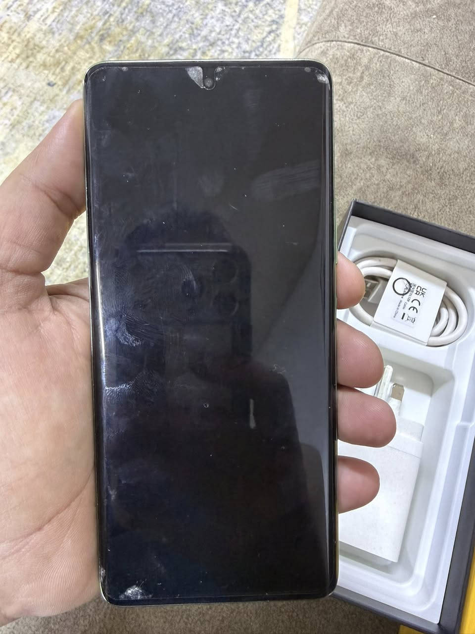 السلام عليكم للبيع فقط
realme 11pro plis 5G
ريلمي 11 برو بلص 5G
ذاكرة 512 
رام 12+12=24
 جهاز حيل نضيف غير مفتوح ولا مصلح نهائيا 
دكمة الاطفاء والتشغيل تشكل مرات واني مسوي نقر الشاشة للإطفاء والتشغيل يعني ما احتاجها ابد
شاشة منحنية بتردد 120 GHZ
بصمه شاشه وبصمه وجة 
كامرة 200MP قوية جدا
شكل انيق جدا مصنوع من الجلد النباتي
كامل الملحقات اني مشتري جديد على ايدي من الشركة
السعر 270  وبي مجال بسيط 
مكاني بغداد مجمع بسماية السكني
رقمي *********** اتصال او خاص
