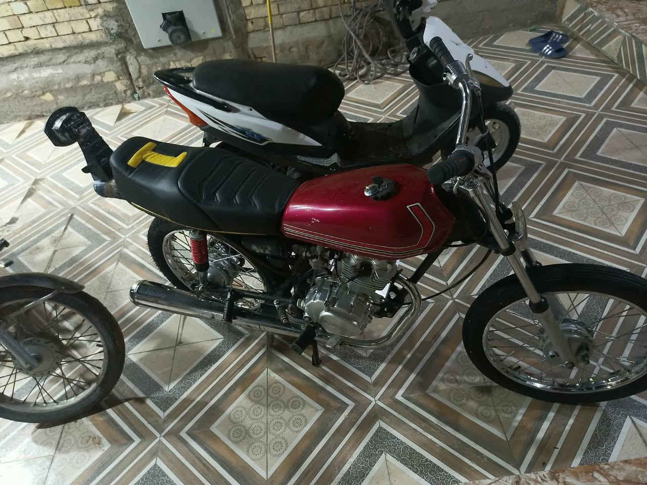 دراجه كلك ما صار شهر من عمرتهه غراض كله جديد بيهه عطل واحد سعر 450وبيهه مجال رحمه الموتا المو شراي لا يتصل***********ها مراوس بكامله اراوس
