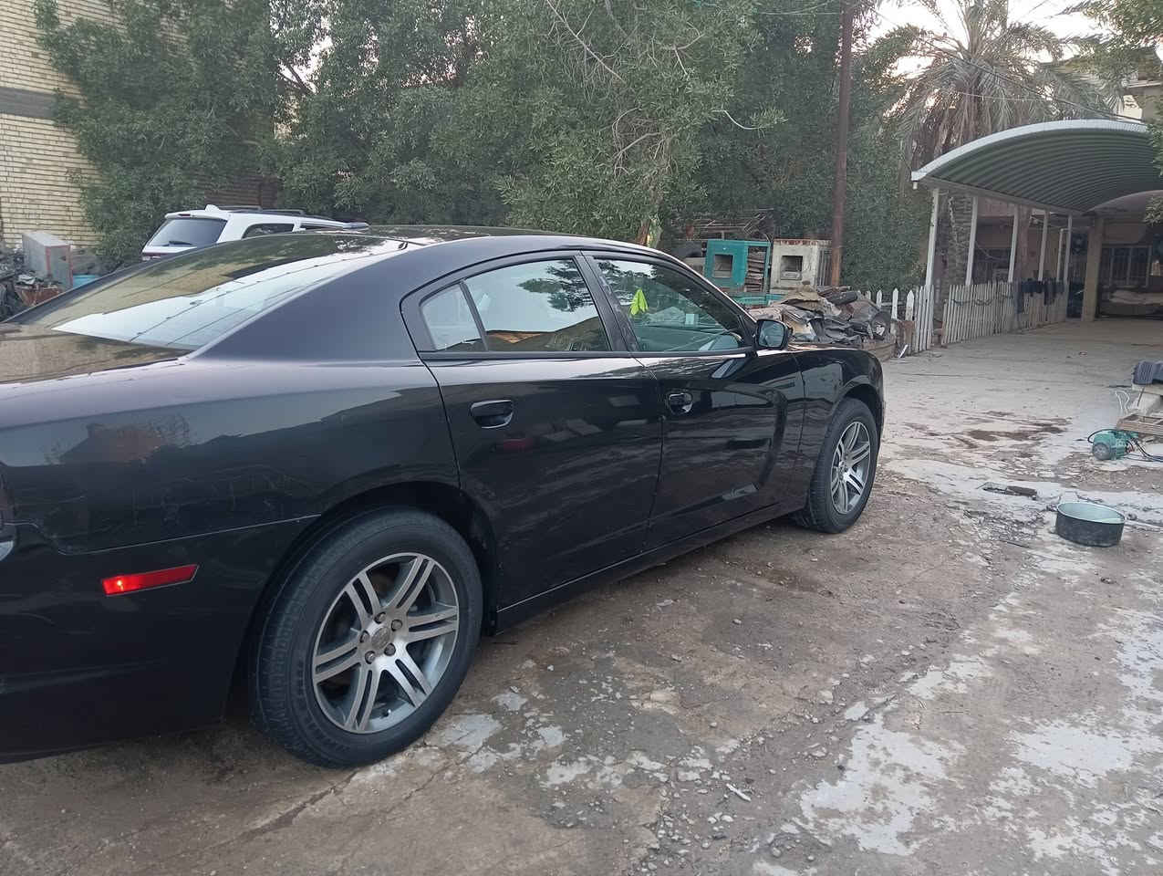 السلام عليكم للبيع جارجر 12 كفاله عامه بيها بارد بالجاملغ الخلفي صفحه اليمنه قليل رقم اربيل سيارة خير من الله حدادية جديدة شاشة كبيره كاميرا خلفية  تشغيل عن بعد مكينة وكير جدد صارلهن شهر .مكان السيارة بغداد .السعر 160وبيها مجال قليل ***********9
