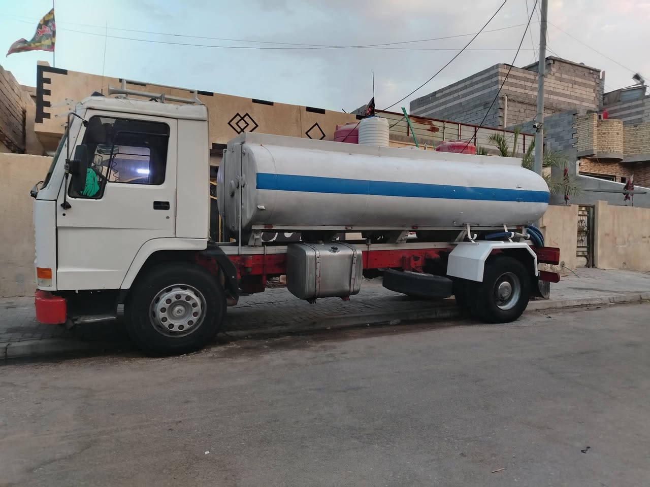 ***********

الموقع البصره حيانيه سياره بسمنه السعر ١٣٠ وبي مجال
 سياره جاهزه
