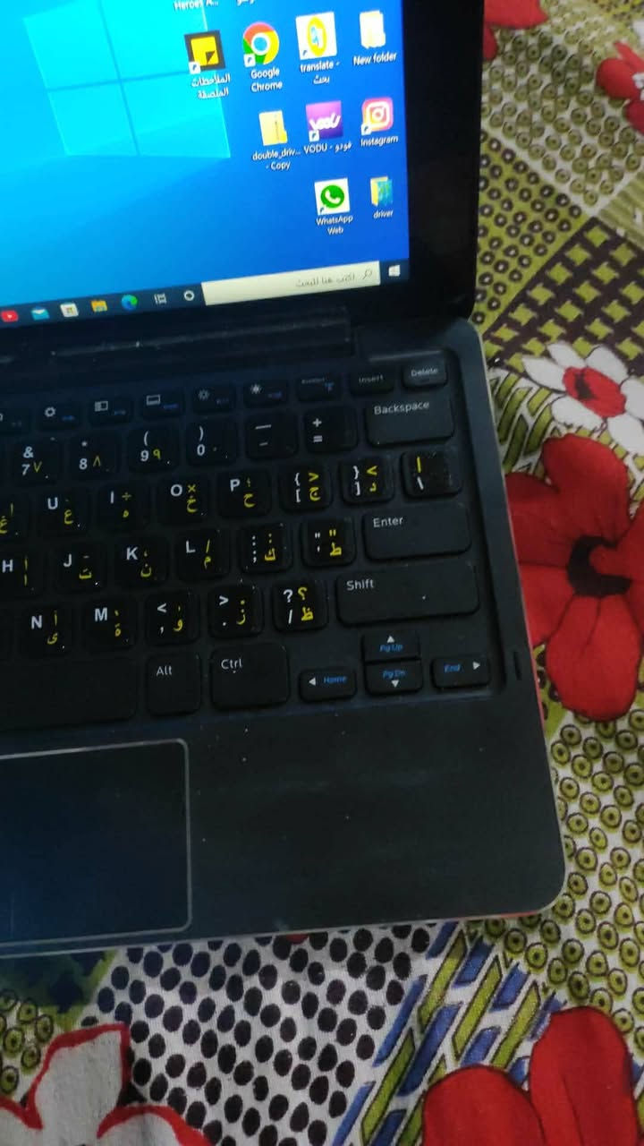 تابلت لمس منفصل يصير لابتوب أو ايباد
حجم الشاشه 11
معالج اتوم
ذاكره 64
نظام ويندوز 10 
يشغل برامج تواصل الاجتماعي والعاب الخفيفه يحتوي على كامرة أمامية وخلفية 
الملحقات شاحنة فقط 
سعر 85مكاني نجف حي النصر للتواصل متواجد خاص أو واتساب ***********
